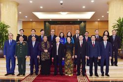 Tổng Bí thư trao quyết định nghỉ chế độ cho 6 Ủy viên Bộ Chính trị khóa XII