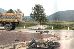 Đôi nam nữ tử vong sau cú va chạm với xe tải