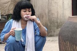 Việt Hương đáp trả khi bị antifan nói 'Phi Nhung còn sống coi chừng mày đi ở tù'