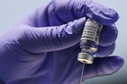 100 triệu liều vaccine có nguy cơ bị các nước phương Tây vứt bỏ