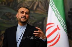 Iran hối thúc Mỹ dỡ bỏ lệnh trừng phạt trước thềm đàm phán hạt nhân