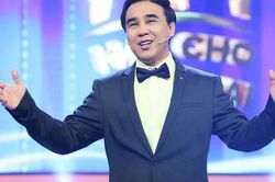 MC Quyền Linh mắc COVID-19 phải thở máy? Hãy xem ngay livestream của anh ấy!