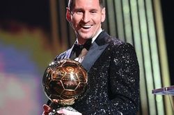 Lionel Messi đoạt 'Quả bóng vàng', mở cửa thiên đường thứ 7