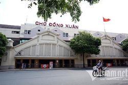 Hà Nội khẩn tìm người tới chợ Đồng Xuân, trường đại học liên quan F0