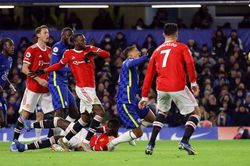 Rangnick tới, tương lai của Wan-Bissaka lâm nguy