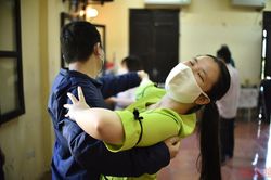 Những bước nhảy đong đầy ánh sáng của người khiếm thị