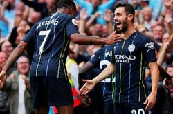 Silva và Sterling hồi sinh giúp Man City đua vô địch