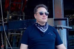 Elon Musk cảnh báo nhân viên về nguy cơ phá sản của SpaceX