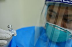 Tiêm mũi 3 vaccine Covid-19 có thể phòng biến chủng mới từ trong nước