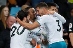 Aston Villa 1-2 Man City: Pep Guardiola ngắt mạch thắng của Gerrard