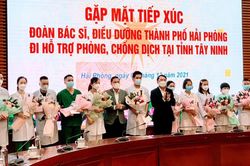 50 cán bộ y tế Hải Phòng lên đường hỗ trợ Tây Ninh chống dịch