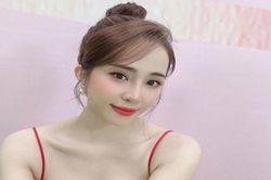 Quỳnh Nga diện váy 2 dây khoe khéo vòng 1 gợi cảm