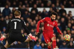 Salah bùng nổ, Liverpool vùi dập Everton
