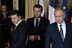 Nhà báo Ukraine: 'Chính sách của ông Zelenskiy đang có lợi cho người đồng cấp Putin'