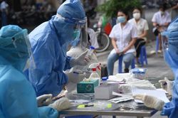 Hà Nội: Thêm 3 phường có nhiều ca mắc Covid-19 trong cộng đồng