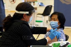 Một số tỉnh của Canada giảm độ tuổi tiêm mũi vaccine tăng cường ngừa COVID-19