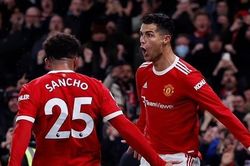 Cristiano Ronaldo giúp HLV Rangnick có chiến thắng đầu tiên