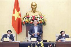 Chủ tịch Quốc hội Vương Đình Huệ chủ trì họp về chính sách đặc biệt, đặc cách, đặc thù phòng, chống dịch Covid-19