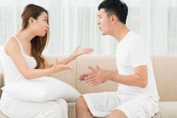 Nhìn tô phở thơm ngon trên bàn, tôi chao đảo và càng sợ hãi trước màn trả thù của vợ