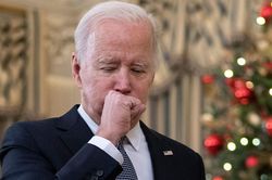 Tổng thống Biden ho liên tục khi phát biểu