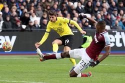 ĐIỂM NHẤN West Ham 3-2 Chelsea: Thủ vừa làm vừa phá, Chelsea trả giá