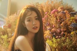 Hot girl 9x 'quá thẳng thắn' gây mê khi vào vai 'công chúa'