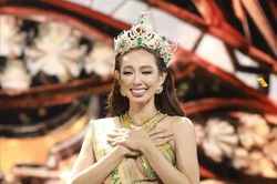 Tuổi thơ thiếu thốn tình cảm của Tân Hoa hậu Hòa bình quốc tế Thùy Tiên