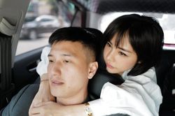 Bạch Lan Phương 'bóc phốt' Huỳnh Anh, nhắn nhủ một câu: 'Vịn em nào nhớ cho đi xét nghiệm PCR'