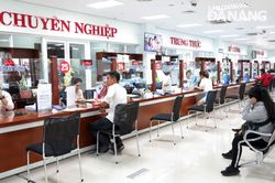 Xây dựng nền hành chính dân chủ, chuyên nghiệp, hiện đại