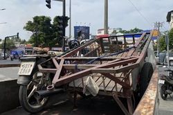 CSGT ở TPHCM tiếp tục xử lý xe cũ nát, không bảo đảm an toàn