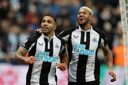 Newcastle thắng trận đầu tiên tại Premier League mùa này