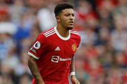 Tin MU 5/12: Rangnick ấn tượng với Sancho. Wan-Bissaka bị nghi hút bóng cười