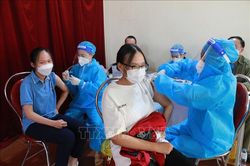 Nghệ An cơ bản hoàn thành tiêm vaccine mũi 1 cho học sinh trung học phổ thông