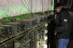 Nga, Ukraine đóng cửa một số trang trại tiền điện tử