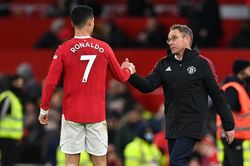 HLV Rangnick khen Ronaldo, bất ngờ về Fred