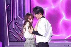 Không chỉ nhảy đôi cực ăn ý, Trình Tiêu còn dạy cho Vương Nhất Bác kỹ năng đặc biệt này