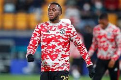 'Wan-Bissaka và Shaw sẽ gặp khó với HLV Rangnick'