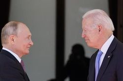 Ông Biden cảnh báo Putin về nỗi đau kinh tế nếu Nga tấn công Ukraine