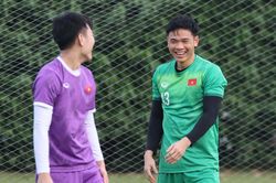 Nguyên Mạnh nói gì khi được bắt chính ở ĐT Việt Nam lần đầu sau 5 năm