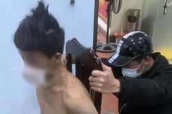 Nghĩ có người đuổi giết mình, đối tượng trèo lên nóc nhà ném gạch đá làm hỏng 4 xe ôtô