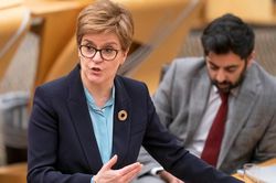 Scotland yêu cầu người dân xét nghiệm COVID-19 trước khi ra khỏi nhà
