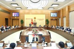 UBTV Quốc hội xem xét cho phép thực hiện một số cơ chế, chính sách trong lĩnh vực y tế