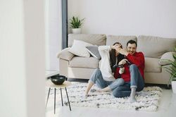 Vì sao đàn ông 'có chủ' hấp dẫn hơn đàn ông độc thân?