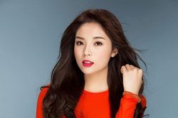 Kỳ Duyên tiết lộ phải tiêm thứ này để giúp cho gương mặt lúc nào cũng căng tràn sức sống