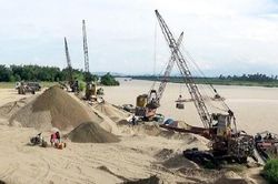 Đề xuất tăng mạnh phí bảo vệ môi trường trong khai thác cát, sỏi làm vật liệu xây dựng