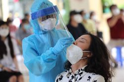 COVID-19 sáng 8/12: F0 ở miền Trung tăng mạnh, nhiều ca không triệu chứng