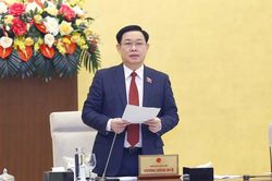 Chủ tịch Quốc hội: Chính sách phải từ cuộc sống, không phải từ văn phòng