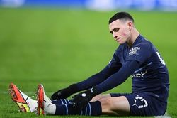 Phil Foden chấn thương ở Champions League, Man City lo sốt vó