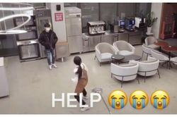 Clip: Nữ nhân viên 'muốn độn thổ' khi bị phát hiện đang làm điều này