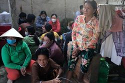 Đột kích sòng bạc ở miền Tây, phát hiện 5 người dương tính nCoV